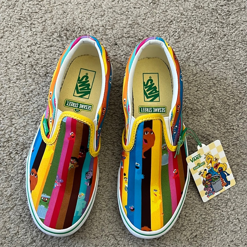 Vans x Sesame Street Kids Slip On Sneakers 3